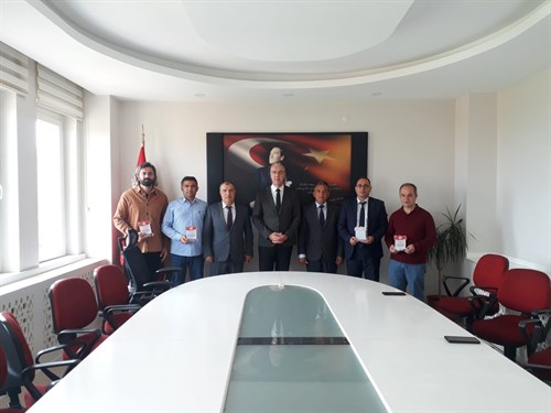 Kahramanmaraş Depreminde Gönüllü Görev Alan Öğretmenlerimize Teşekkür Plaketi